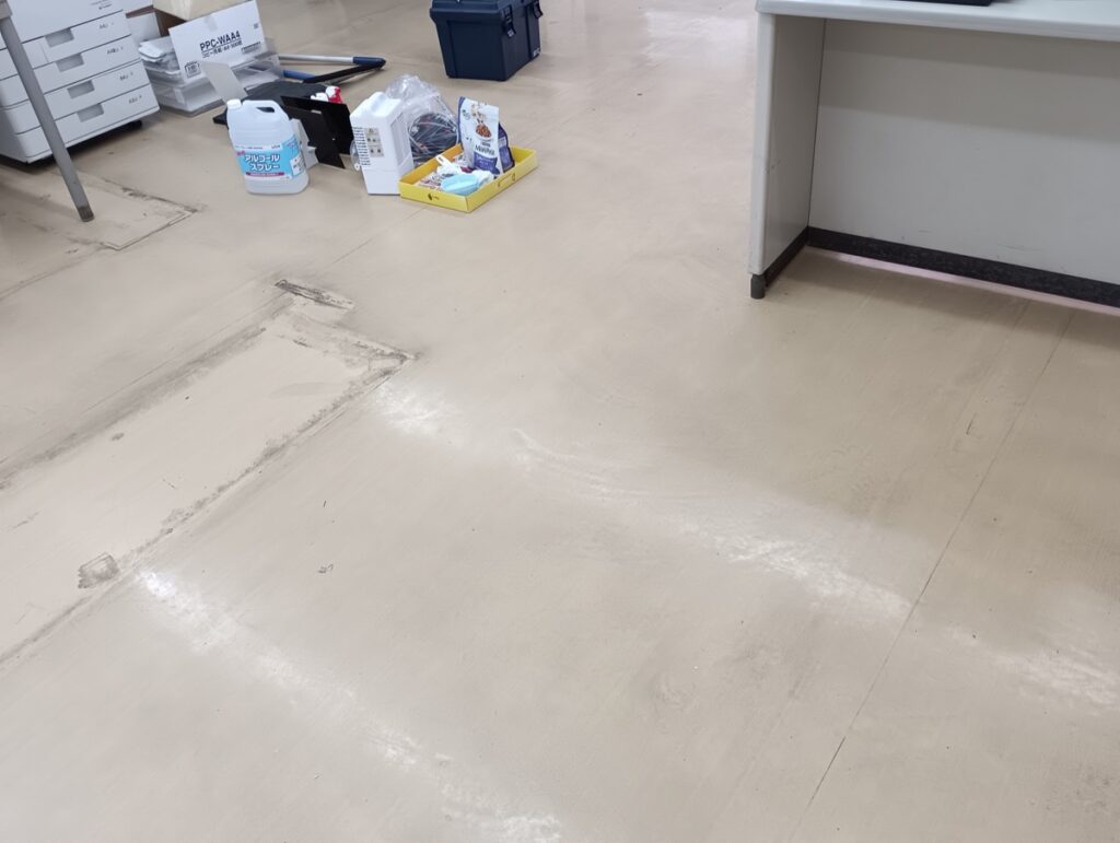 拭き上げ後の塩ビ床